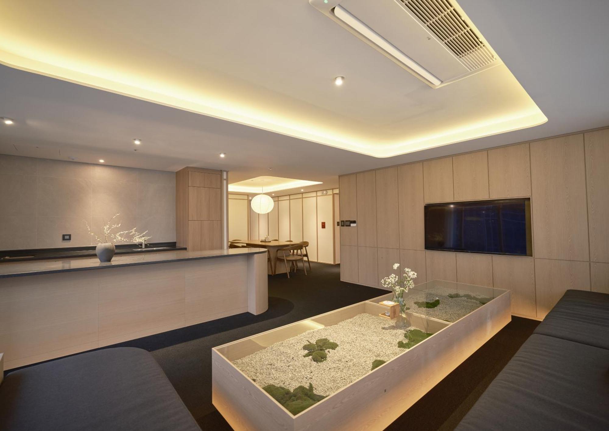 Uh Suite Seoul Deoksugung מראה חיצוני תמונה